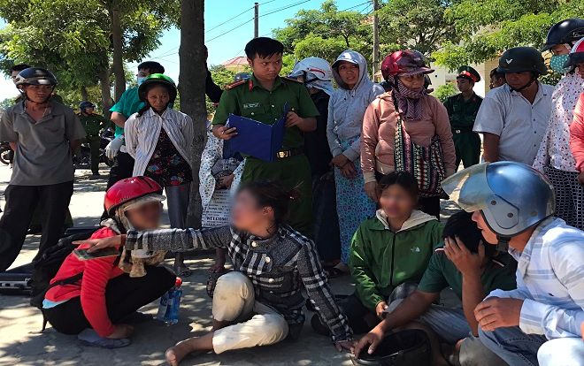 Cha mẹ gào khóc bên thi thể con gái 5 tuổi bị xe tải cán tử vong thương tâm