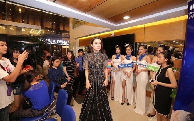 Hoa hậu Hương Giang: 'Thay đổi để thấy đời đẹp và ý nghĩa hơn'