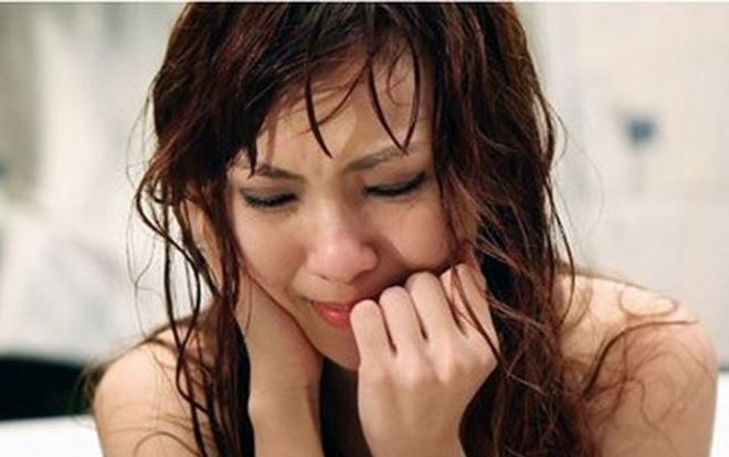 Chấp nhận yêu kín đáo, nữ sinh cay đắng phát hiện người yêu muốn biến cô thành 'rau sạch' phục vụ cả bạn bè