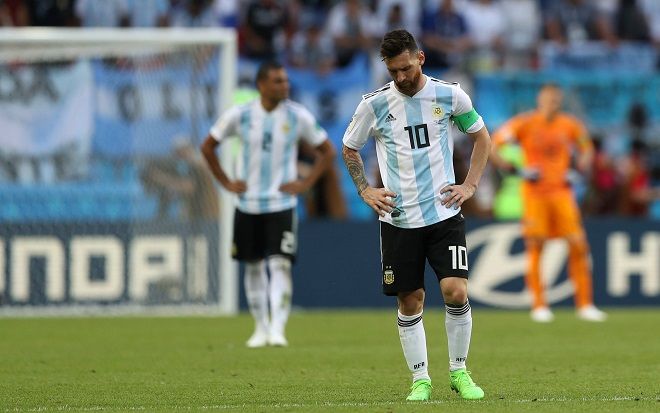 Messi  đá 'tàng hình', Pháp tiễn Argentina về nước!