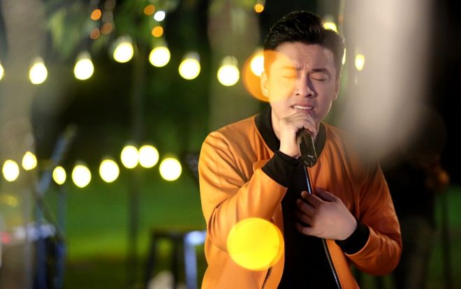 Khoác 'áo mới' cho hit 'Vầng trăng khuyết', A2 Lam Trường mừng rỡ vì né được… lịch World Cup