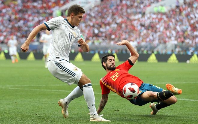 Tuyển Nga tiễn Tây Ban Nha về nước sau loạt đá luân lưu cân não