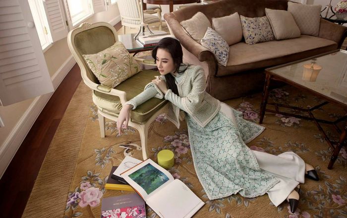 Hiếm ai được như Angela Phương Trinh, mặc hở đã đẹp, mặc kín càng quyến rũ mê hồn!