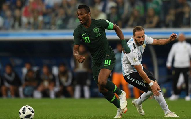 Cha cầu thủ Nigeria bị bắt cóc trước trận đấu với đội của Messi