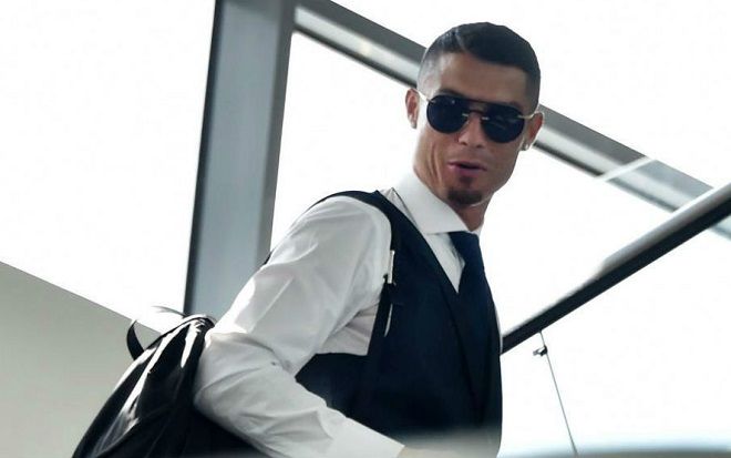 NÓNG: Ronaldo tìm nhà ở Turin, ngày tới Juventus đang cận kề