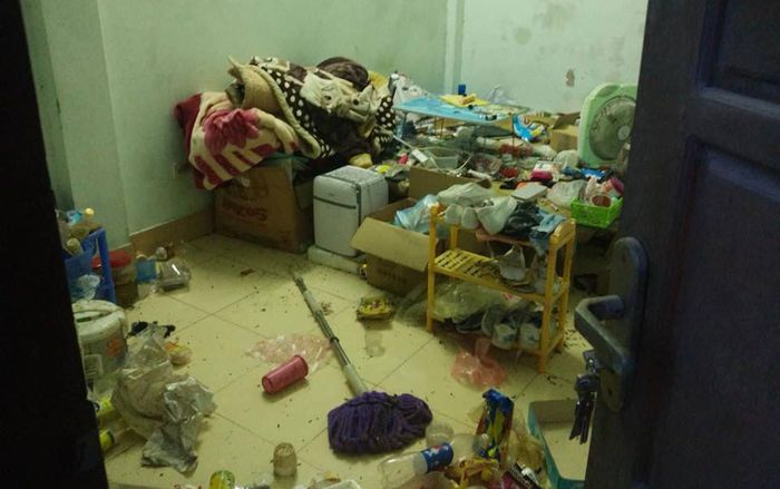 Rùng mình cảnh phòng trọ nữ sinh như 'bãi rác tại gia' ngay giữa ngày hè nóng nực