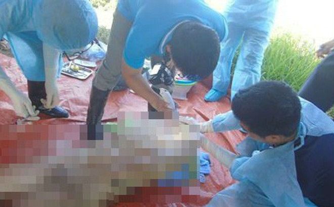 Khai quật tử thi nam thanh niên gục chết bất thường tại nhà để điều tra nguyên nhân