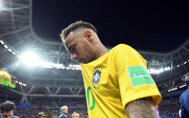 Brazil bị loại khỏi World Cup 2018 vì Neymar chỉ lo ăn vạ?