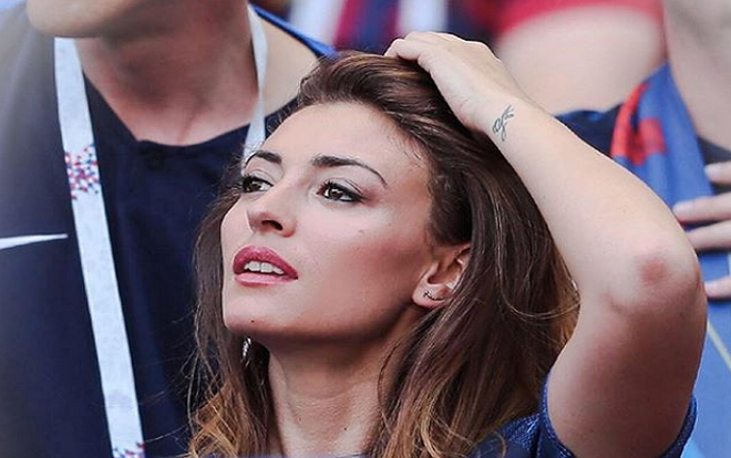Nhan sắc Hoa hậu của bạn gái cầu thủ Pháp có bàn thắng đẹp nhất World Cup 2018