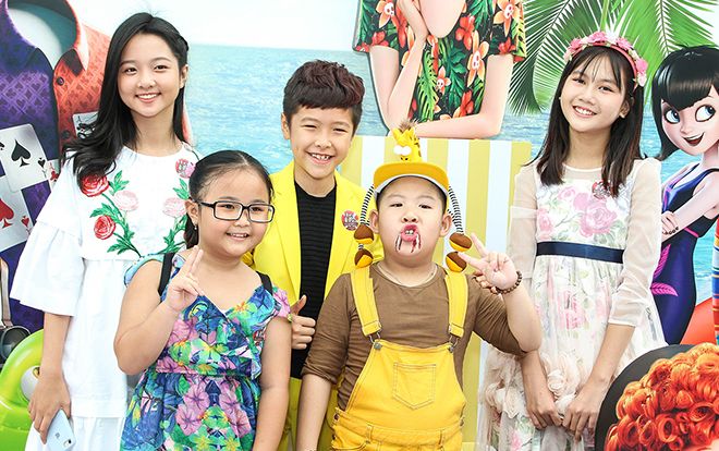 Thanh Mỹ, Trọng Khang đi xem phim ‘Khách sạn huyền bí 3’ cùng loạt sao nhí triệu view