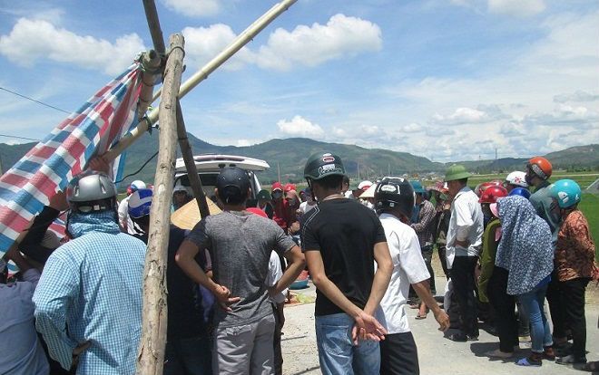 Đi thăm bạn gái trở về, nam sinh tử vong bên vệ đường