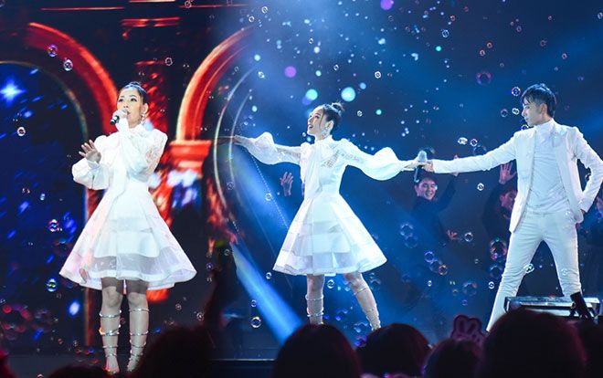 Tiếp tục mang 'Đóa hoa hồng' đại náo đêm nhạc: Mừng quá, Chi Pu đã không hát nhép nữa rồi!