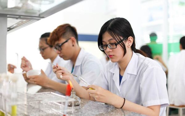 Trường ĐH Y đầu tiên của cả nước chính thức hạ điểm sàn xét tuyển 2018, nhiều ngành hot hạ sâu