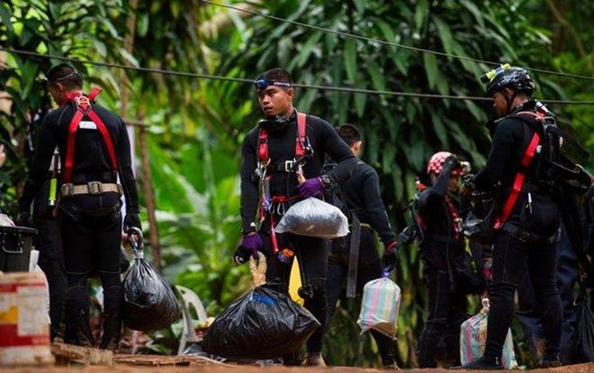 Cả thế giới nín thở chờ lần giải cứu 5 thành viên còn lại đội bóng Thái Lan