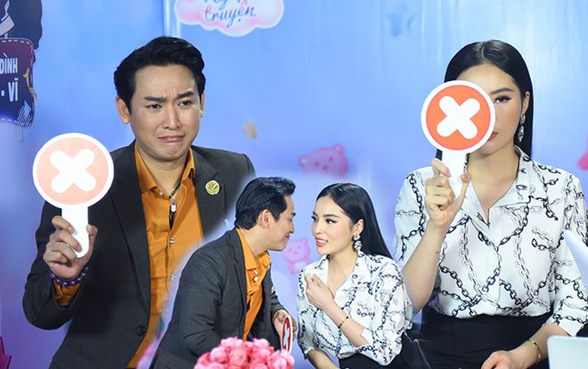 Chuyện mùi hương: Hứa Vĩ Văn phân bua không nhớ, Kỳ Duyên gặng hỏi 'Anh chưa bao giờ ngửi em đúng không?'
