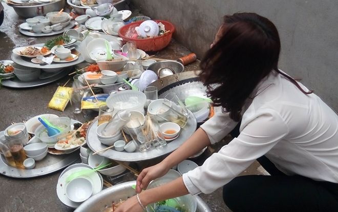 Chê trách người yêu vì chỉ phải rửa 25 mâm bát còn 'xị mặt', thanh niên được cư dân mạng quyên góp gạch đá để xây biệt thự