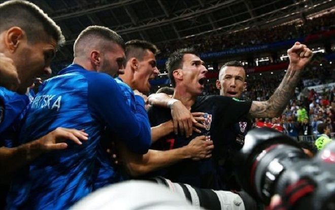 Chỉ 4 triệu dân vẫn vào chung kết World Cup