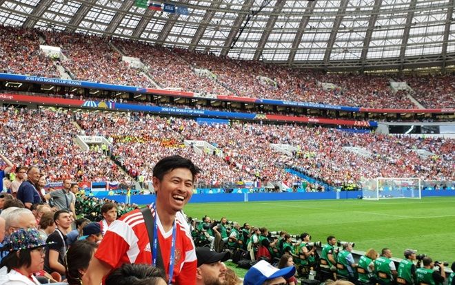 Một nước Nga vừa trầm mặc vừa sôi động mùa World Cup qua lăng kính khẩu độ kép