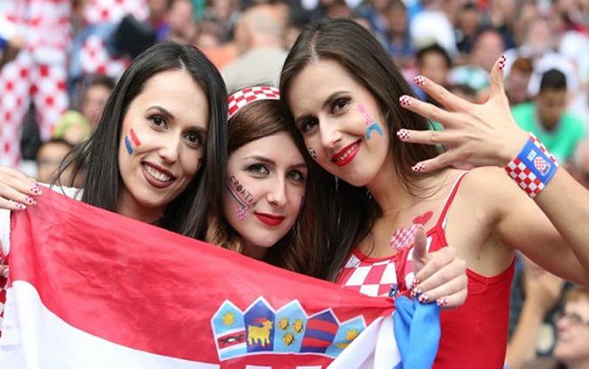 FIFA ra lệnh cấm nhà đài chiếu hình ảnh 'hot girl' trên sóng World Cup