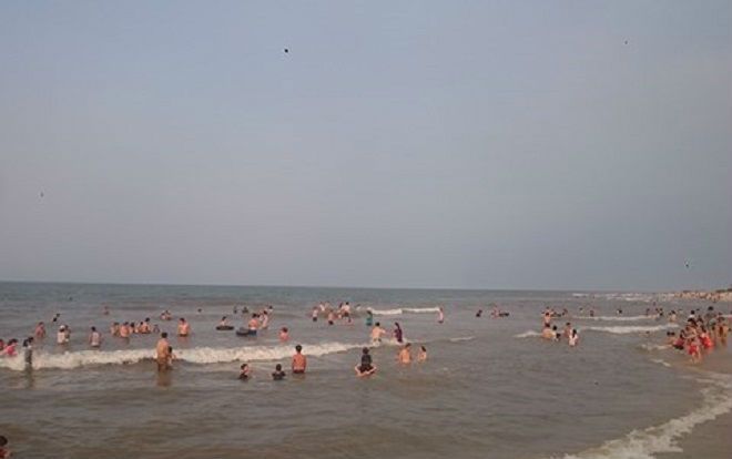 Cùng bạn đi tắm biển, nam thanh niên đuối nước thương tâm