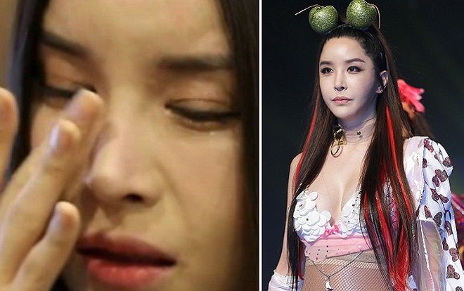 Sau hàng thập kỷ bị nguyền rủa chỉ trích, lần đầu tiên mỹ nhân chuyển giới xứ Hàn uất đến bật khóc