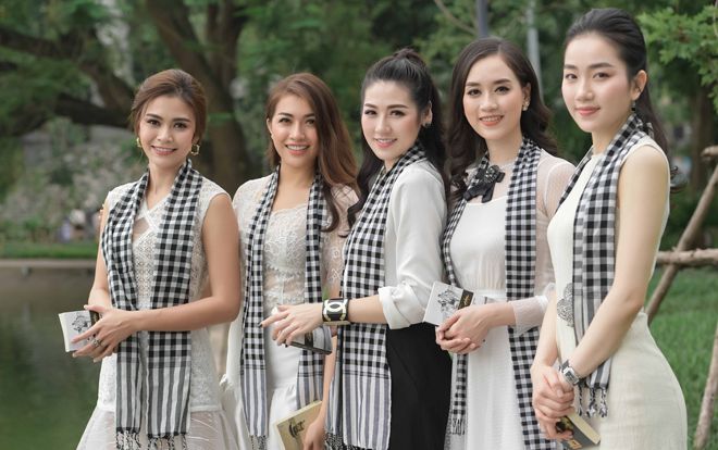 5 mỹ nhân thế hệ mới của Việt Nam gây 'náo loạn' bờ Hồ Hoàn Kiếm