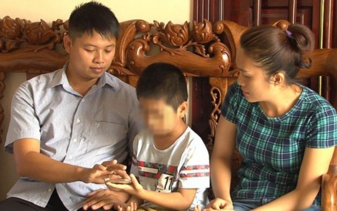 Chủ tịch Nguyễn Đức Chung yêu cầu kiểm tra xử lý nghiêm tập thể, cá nhân để xảy ra vụ trao nhầm con ở Ba Vì