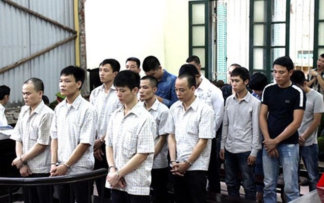 Hẹn nhau 'tử chiến' trên đường Láng - Hòa Lạc, 16 đối tượng phải hầu tòa