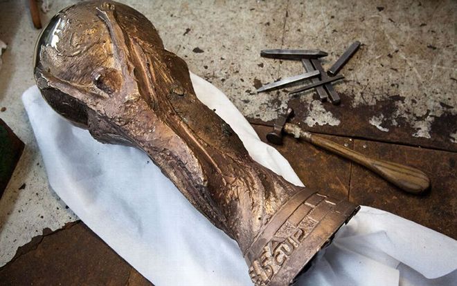 Cúp vàng huyền thoại của mỗi kì World Cup được tạo ra như thế nào?