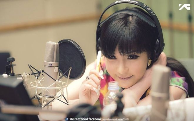 Park Bom công khai nhà sản xuất mới, chấm dứt mọi nghi vấn về việc còn là nghệ sĩ của YG