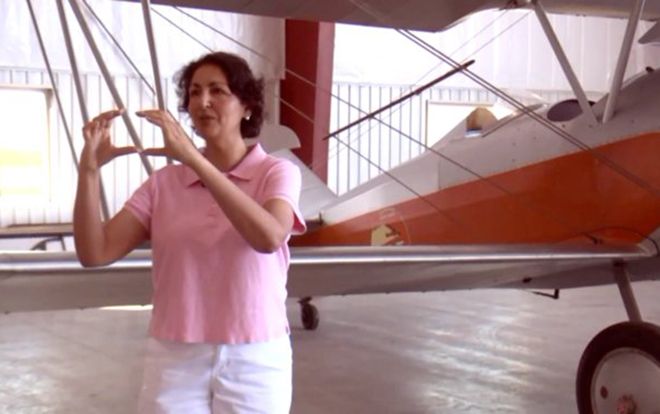 Một người phụ nữ đã làm rơi iPhone từ trên máy bay và cái kết không thể tin nổi