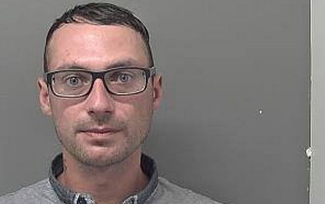 Muốn có bạn gái mới, nam thanh niên phải khai báo cảnh sát