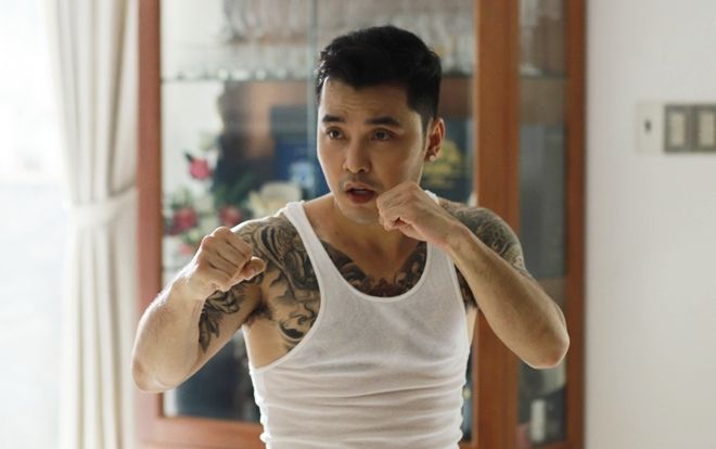 Ưng Hoàng Phúc khoe cơ bắp, đánh đấm nhiệt tình trên sàn tập thực hiện tiếp dự án 11 năm trước