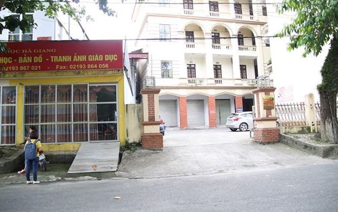 Người nâng điểm thi ở Hà Giang vẫn đi làm bình thường