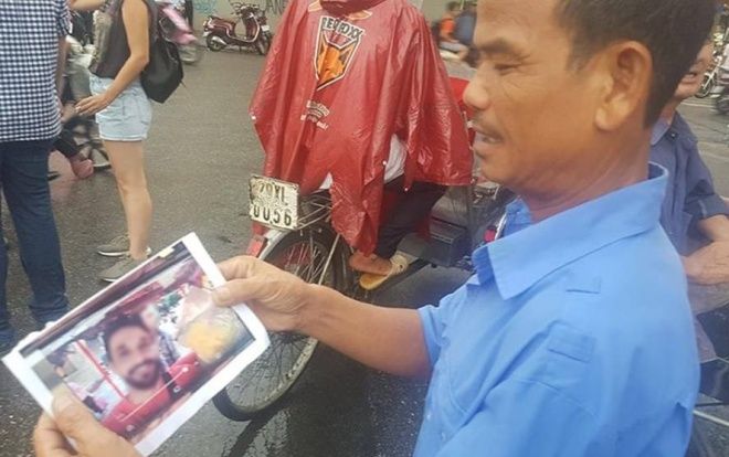 Vụ khách Tây tố bị thối lại 900.000 đồng tiền âm phủ: Nam tài xế xích lô tắt điện thoại, Công an phải in ảnh tìm kiếm xác minh