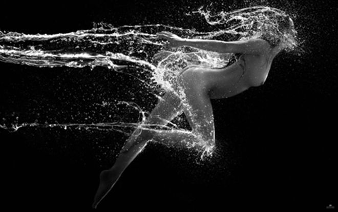 Ngỡ ngàng những tác phẩm được trưng bày trong triển lãm ảnh nude nghệ thuật lần đầu tiên tổ chức tại Hà Nội