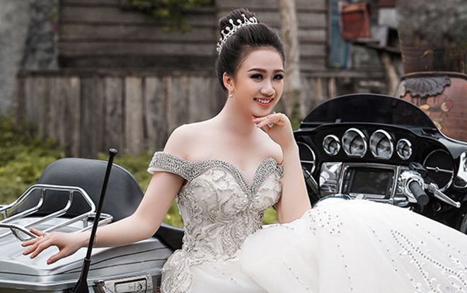 Hot nhất hôm nay: Nữ sinh Ngoại giao tặng hoa Thủ tướng Canada bất ngờ lên xe hoa ở tuổi 22