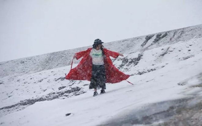 Cả thế giới nơi nắng nóng, nơi lũ lụt riêng Trung Quốc có tuyết rơi giữa tháng 7