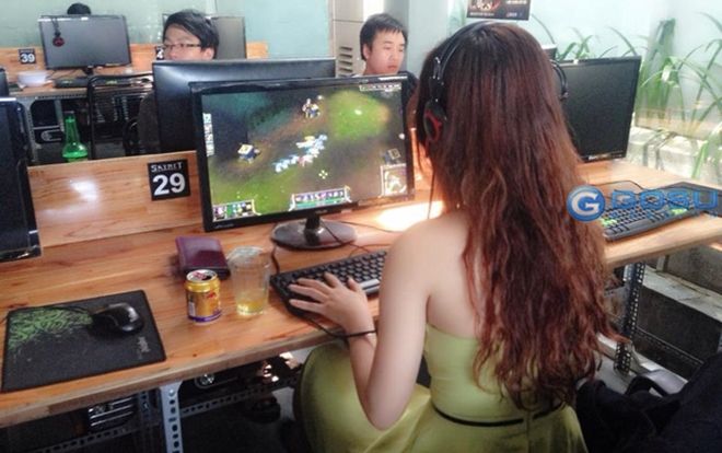 Khoe khắp thiên hạ về bạn gái tuyệt vời, nam sinh bất ngờ bị dân mạng chế nhạo: ‘Uống thuốc vào đi cho tỉnh’