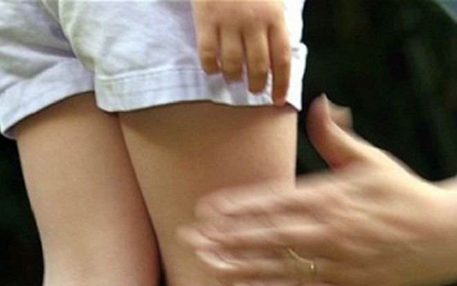 Hai anh em ruột bị tố dâm ô với bé gái 6 tuổi hàng xóm