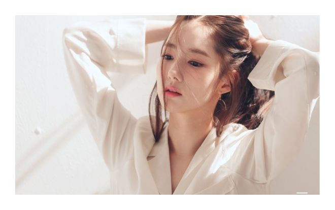 Điệu đà vô cùng trên màn ảnh nhưng gu thời trang của cô thư ký Kim ngoài đời lại một trời một vực