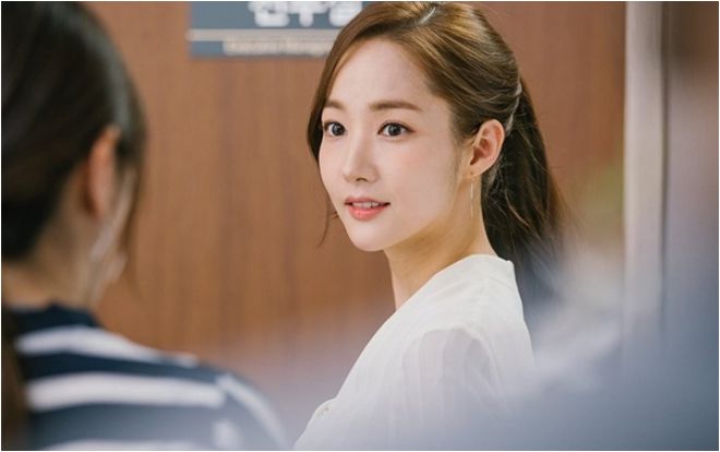 3 thỏi son gây sốt nhờ Park Min Young lăng xê trong 'Thư ký Kim'