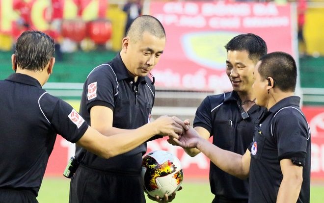 Phó ban trọng tài: VPF mời trọng tài Thư trở lại bắt V.League