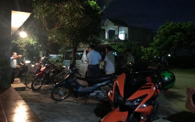 Vụ máy bay quân sự rơi tại Nghệ An: Mẹ khóc ngất, cha ngã qụy khi nghe tin con trai hy sinh