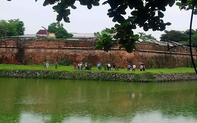 Nhảy xuống hồ vì bị truy đuổi, nam thanh niên tử vong