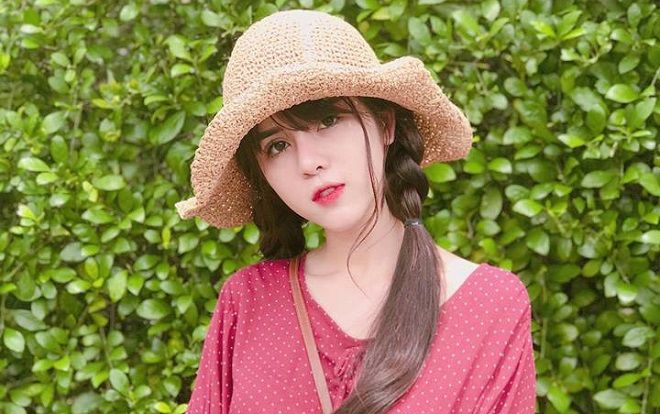 Góc nào cũng đẹp bất chấp, nữ sinh trường Báo khiến dân tình 'truy link' ầm ầm