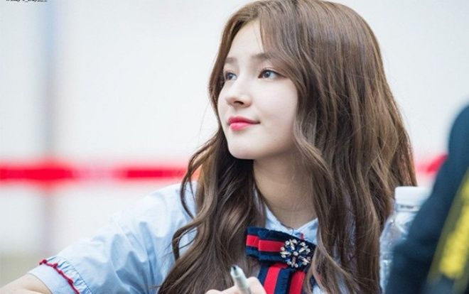 Tuổi 18, nhan sắc của 'hotgirl phố đi bộ' ngày càng khiến dân mạng mê đắm