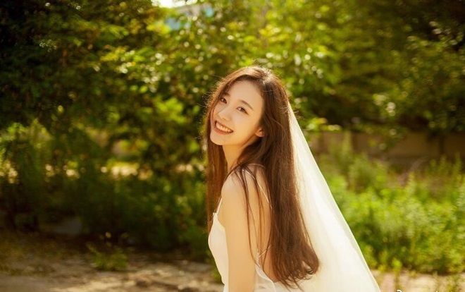 Hoa khôi của ngôi trường đào tạo minh tinh Châu Á: xinh xắn, đáng yêu, cười 1 phát là đốn tim bao chàng trai