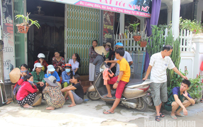 Xe rước dâu gặp nạn: Quê nghèo đẫm nước mắt đón thi thể 13 nạn nhân