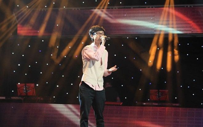 Sau lớp mặt nạ của thí sinh, Erik bất ngờ gặp lại người bạn chung sân khấu năm xưa